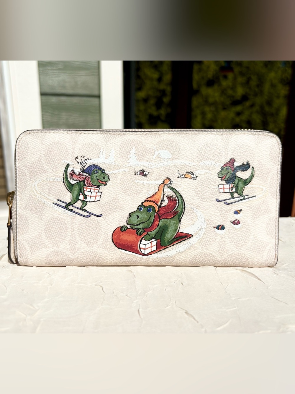 COACH Accordion Zip Wallet In Signature Canvas With Snow Play Rexy 86099